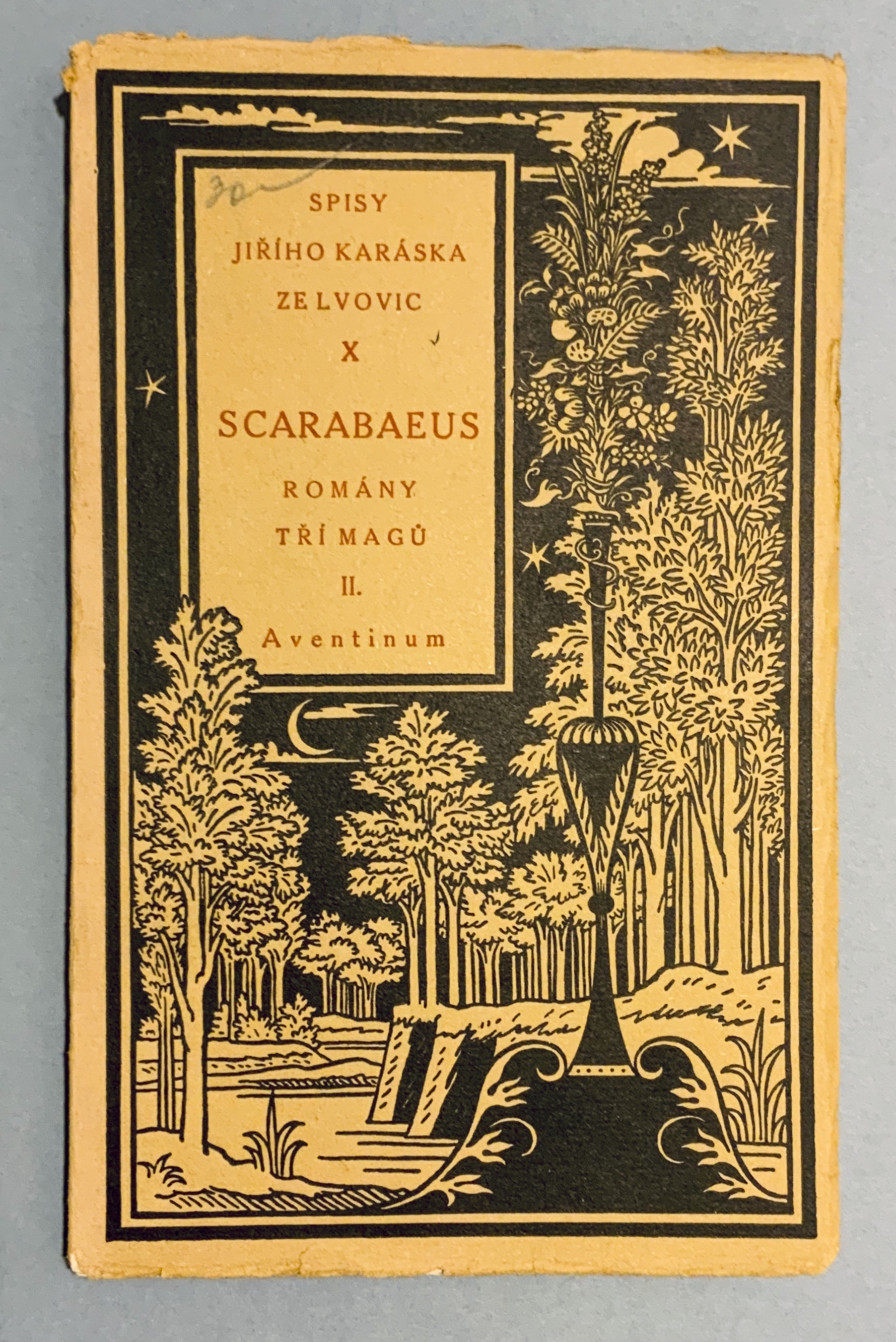 Scarabeus. Román tří mágů