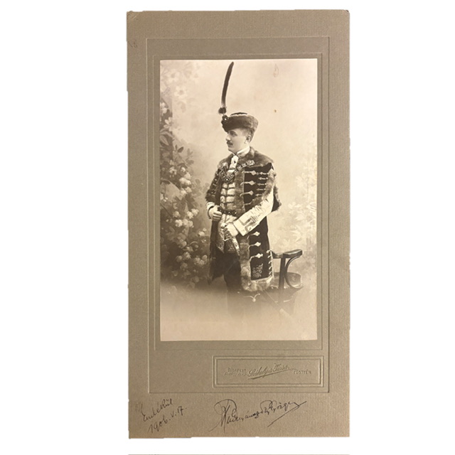 UHORSKÁ ŠĽACHTA - Mednyánszky György - Portrét v slávnostnom uhorskom odeve, 1906 IMG 2988