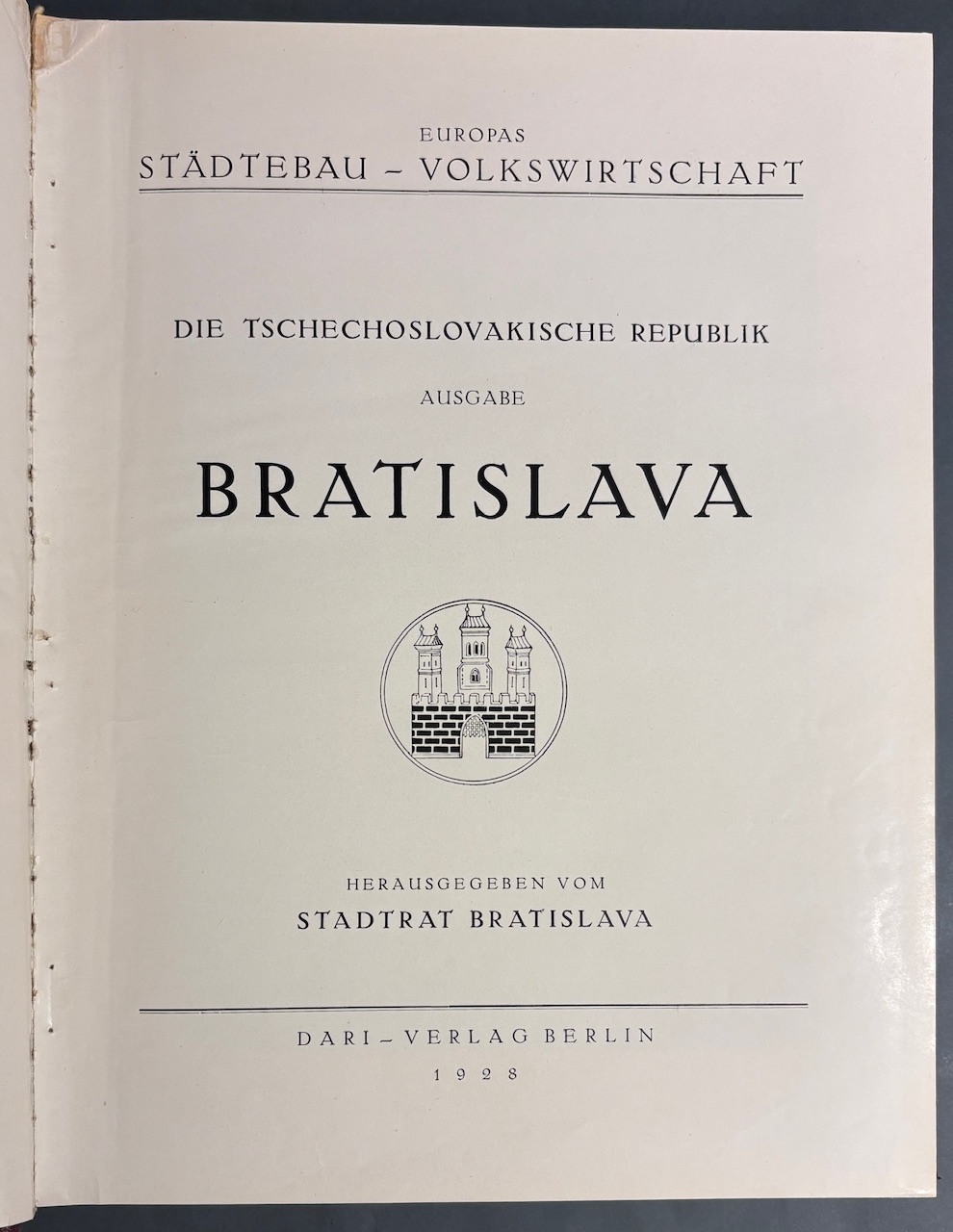 Bratislava. Československá republika - Reprezentatívna obrazová a odborná publikácia