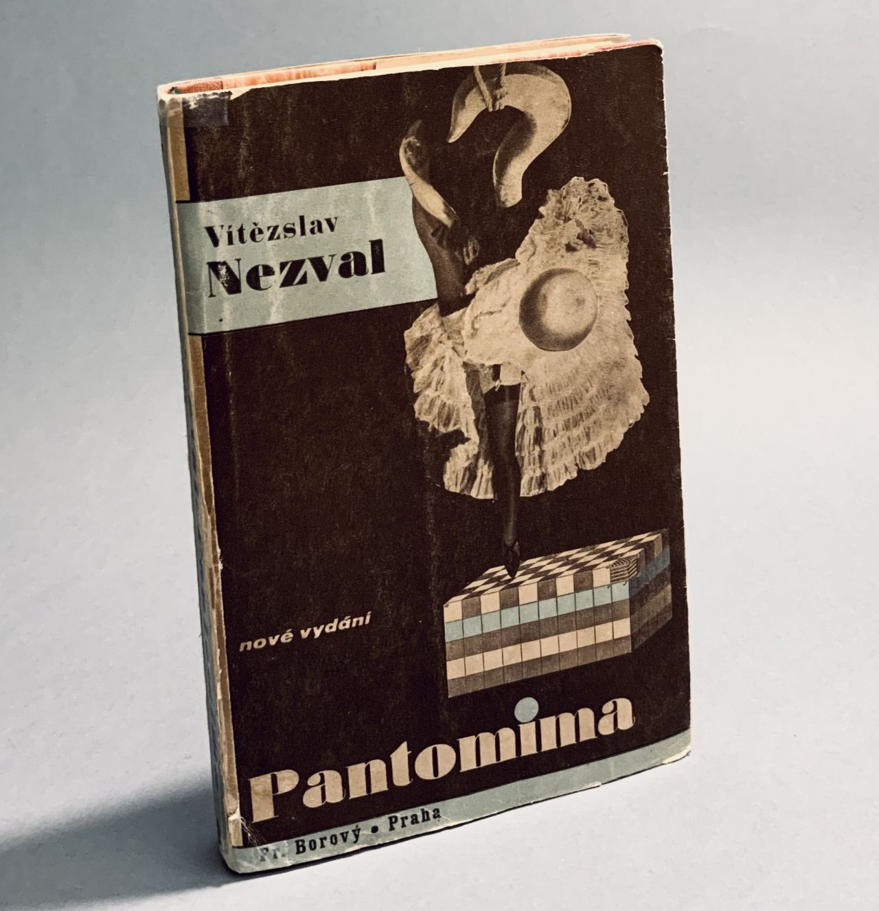 Pantomima 8269649E E98C 4CFE 97B6 58F2E2C58A10