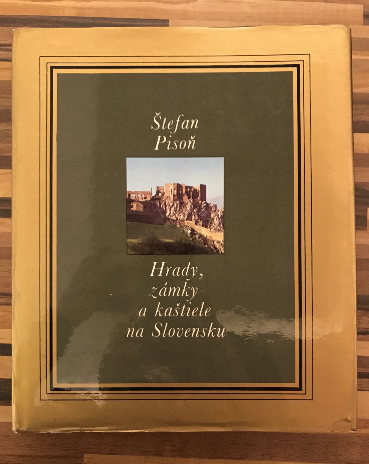 Hrady, zámky a kaštiele na Slovensku EF062EDD F889 4E5A A76A B2577F992BC6
